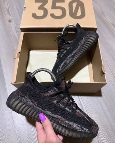 mercurial patike: Adidas Yeezy Boost 350 patike A klasa

Novo.
Brojevi 36 do 46 — 22