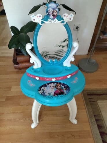 FROZEN sto za sminkanje Smooby. koriscen u odličnom stanju