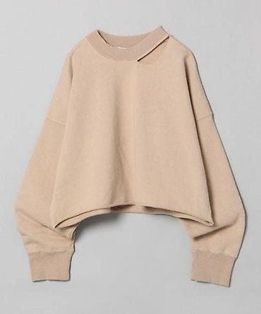 Dukserica siroka rasecen okovratnik. Dostupna samo zuta boja