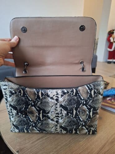 torbe kragujevac: Elegantna torbica, Guess, Materijal: Veštačka koža — 5