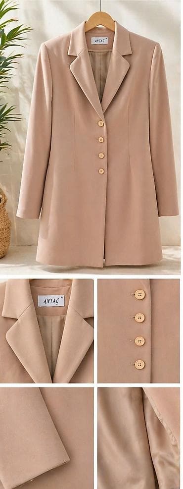 Ženski blejzer – bež - Kroj: duži, blago strukiran, ravne linije -