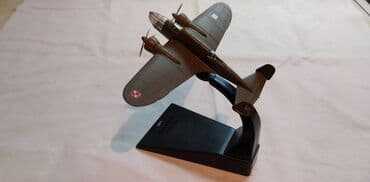 citanka sa knjizevnoteorijskim pojmovima za 1 razred: Avion Amercom 1939 PZL P-37B Los`,Kina,fale 1 tockovi — 3