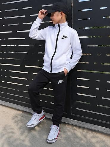 adidas predator patike: 🤍🖤 MODERNA TRENERKA ZA DEČAKE 🖤🤍 🔥 Moderan sportski model ✅ Udobna i — 2