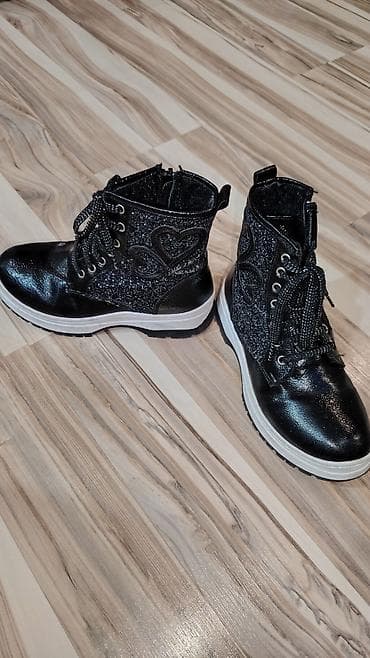adidas tenis patike: Dečje cipele – broj 33 (unutrašnja dužina 20,5 cm) -Turska, Boja — 2
