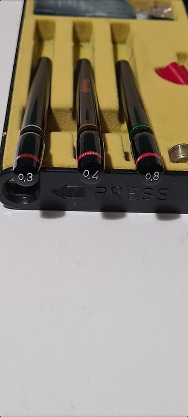 cepac za drva na benzin: • Dva pakovanja rOtring rapitografa i jedno pakovanje rOtring šestra — 10