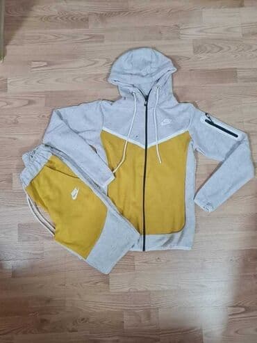 blondy plisane trenerke: Nike, L — 3