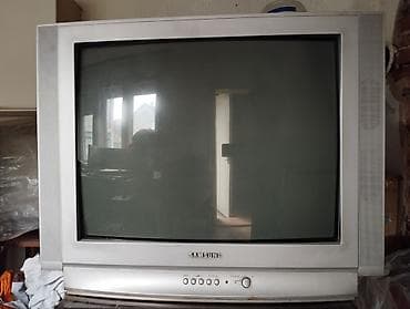 laser tag puske cena: CRT monitori i TV – lot Prodajem 4 Pc monitora i 3 Tv za sve ukupno — 10