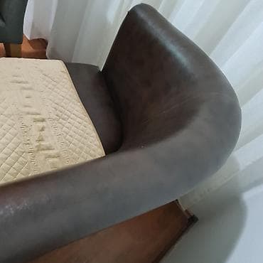 lejzi beg cena: Dvosede kožna sofa – tamno braon, klasičnog “club”/kofa dizajna sa — 6