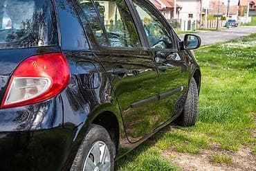 used cars sale: Renault Clio – crna boja, 5 vrata, hečbek Glavne karakteristike: - — 2