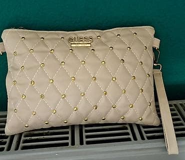 privezak za kljuceve na zvizduk: Guess - Model: pismo/mini crossbody - Materijal: mekana eko koža sa — 4