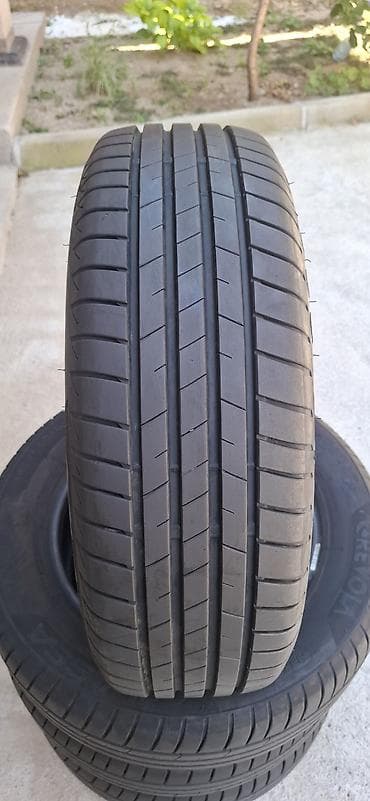 ms gume cena: 185 65 R15 Lassa. Prodajem 4kom polovne letnje auto gume dimenzije 185 — 4