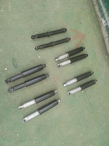 grejalica za auto: Amortizeri za automatik a3 
potpuno ispravni
1000 dinara par — 6