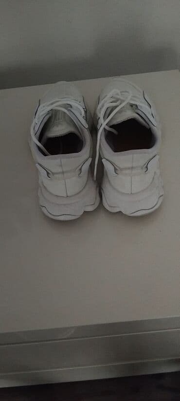 max code patike: Adidas, 41.5, color - White — 3