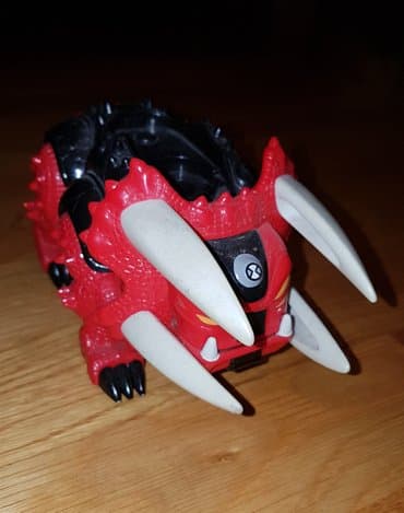robot kuca igracka: Original cartoon network ben 10 igracka. Masina - vozilo od action — 1