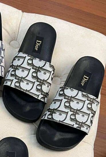 visece mindjuse sa cirkonima: Fashion slippers, Louis Vuitton, 40 — 3