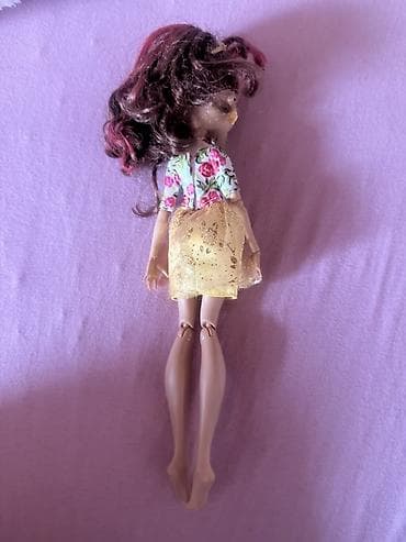 ruže od satena: Ever after high Lutka modnog stila sa detaljima u zlatnoj boji - — 3