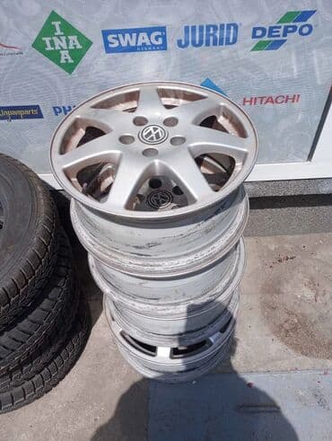 Auto delovi, gume i tjuning: Set aluminijumskih felni sa pet paoka, dizajniranih za vozila — 1