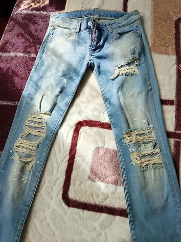 svecane bluze sa karnerima: Plave farmerke sa izbledelim “washed” efektom i izraženim — 2