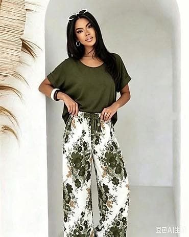 mindjuse cvet: Ženski komplet – oversized majica i široke pantalone sa floralnim — 6