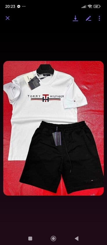 hoodrich komplet: Muski sportski komplet.

Velicine s-xxl. Cena 2800 din — 9
