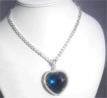 dormeo set jorgan jastuk i torba: Ogrlica Titanik Heart of the Ocean Dostupna plava i crvena Cena — 8