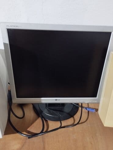 polovni kompjuteri i monitori: Ispravan monitor veoma kvalitetan — 1