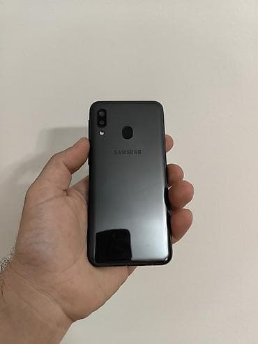 samsung galaxy 16: Samsung A20e dual sim sim free, sa 3/32gb memorije. Dobro očuvan i — 6