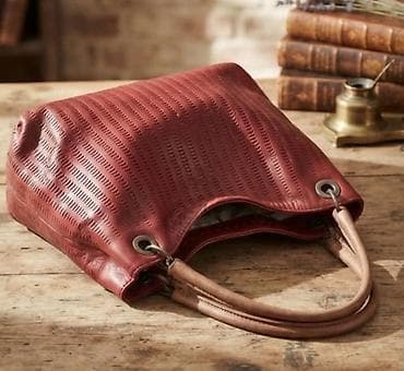 diesel torbice cene: Ženska torba – koža, crvena - Materijal: prava koža sa reljefnim — 1