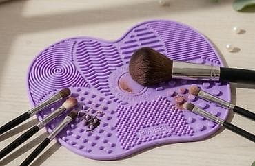 Silikonska podloga za pranje četkica za šminku - Materijal at lalafo.rs Silikonska podloga za pranje četkica za šminku - Materijal