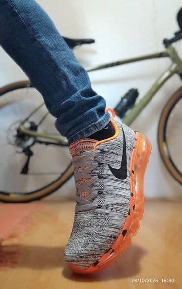 Sweatpants: Trainers, size - 46 — 1