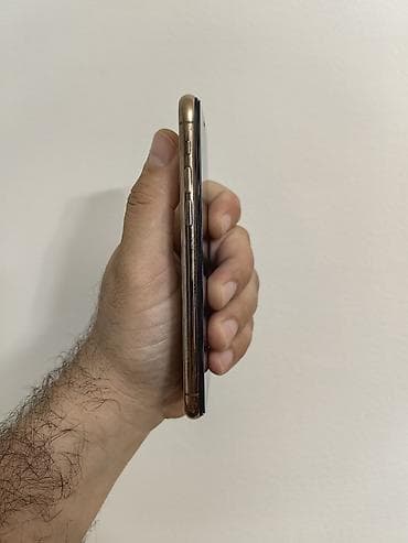 polovan iphone 11 pro max: Iphone 11 pro gold, sim free i Icloud free. Verzija sa 256gb memorije — 2