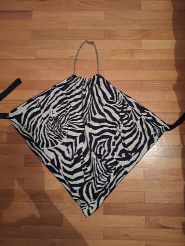 grubin sa krznom: Majica sa zebra printom — 2
