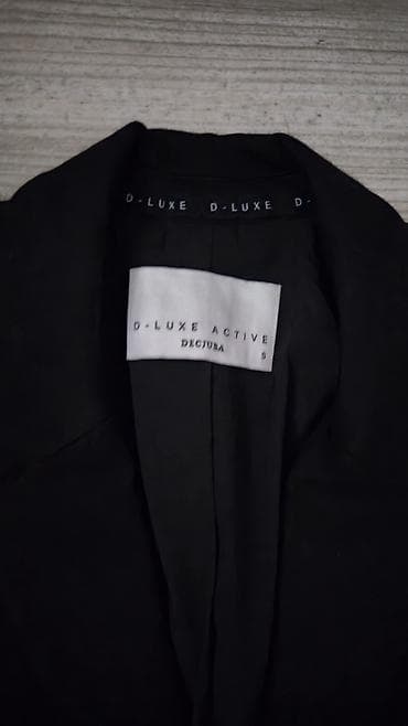 patike 50 broj: Ženski sako D-Luxe Active by DECJUBA - Boja: crna - Kroj: klasičan — 3