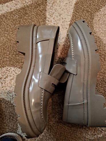 Other shoes: Loafers, Zara, 39 — 1