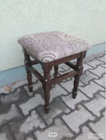 Kreveti: Hoklice 30€ slanje bexom

visina 55cm sediste 35x35 — 5