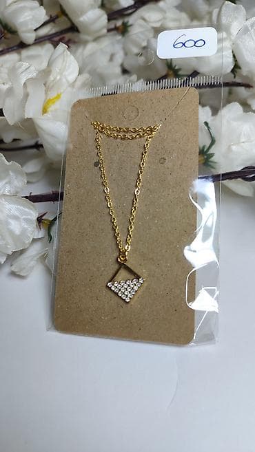 pinko torba cena: Zlatna ogrlica sa privjeskom – geometrijski romb - Lanac u zlatnoj — 3