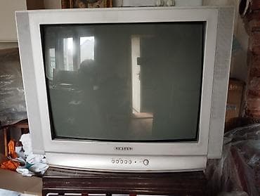 laser tag puske cena: CRT monitori i TV – lot Prodajem 4 Pc monitora i 3 Tv za sve ukupno — 9