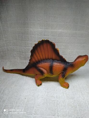 tommy hilfiger d: Dinosaurus 32x14 cm napravljen od tvrde gume,reljefne štampe — 2