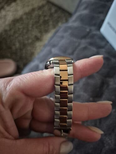 muski satovi do 5000 dinara: Polo zenski sat.Ima garanciju i produzetke. potrebna nova baterija — 2