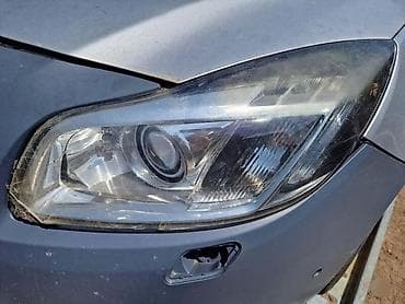 balast za xenon: LEVI XENON FAR ZA OPEL INSIGNIA | Staklo puklo sve ostalo je — 1