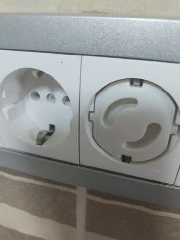 Ostale dečije stvari: Zaštita za utičnice višekratne Stavi skini prebaci kako bi ja rekla — 1