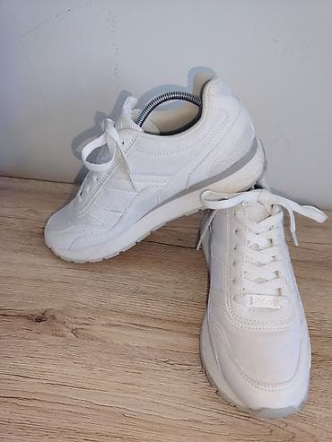 Patike: Fila patike – bele, klasičan lifestyle/running stil Ug 25,5cm - — 3
