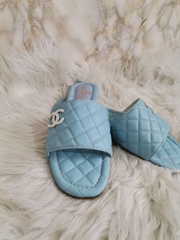 najk papuče: Papuce 1.700
Kompleti 2.900 — 8