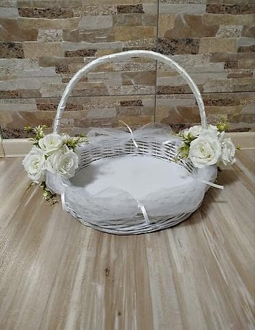 Svadbena oprema: Dekorativne bele korpe za posebne prilike - Ručno pletene korpe od — 4