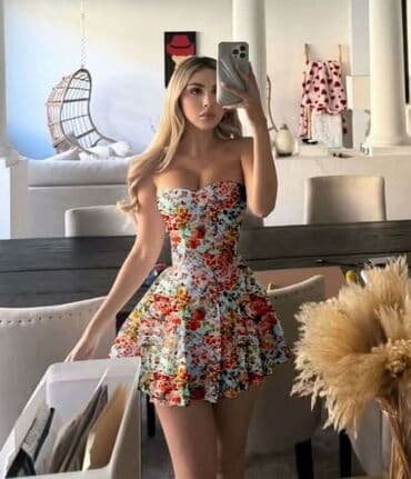 leprsava haljina: ⚜️new collection⚜️
🌟 haljina 🌟
velicina univerzalna odgovara za sml — 2