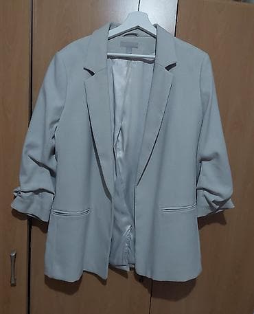 parka h: Ženski sako – svetlosive boje - Kroj: klasičan, ravnog pada, bez — 1