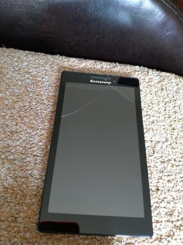 mini klima uređaj: Tablet. Slomljen ekran. Koristen par meseci i dete ga ispustilo. Ne — 2
