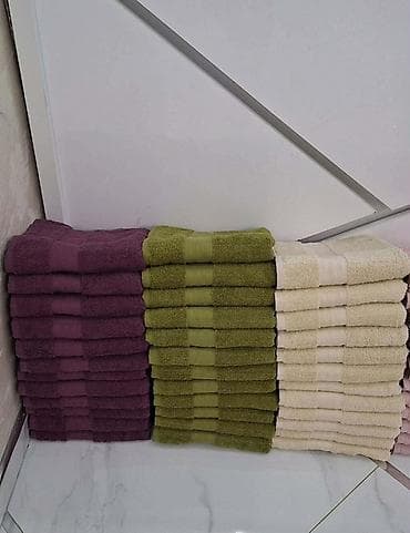 jastucnice 60x60: Set peškira – pamučni frotir

Peškiri
100x50 
12kom. 3200

T — 6