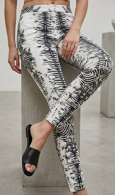 pepco zene: Ženske uske pantalone sa printom - Model: uske nogavice, srednji — 1