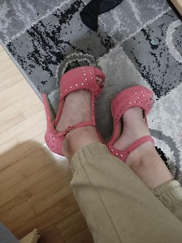 stikle sa cirkonima: Ženske sandale na visoku štiklu sa platformom - Boja: puder/roze - — 1